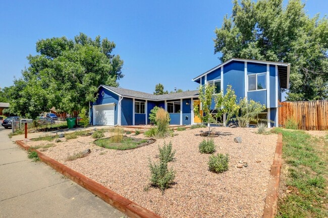 Building Photo - $3,200.00 - 3 Bedrooms, 2 Bathrooms, Singl...