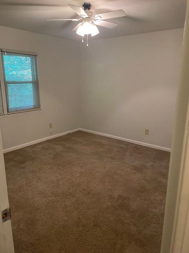 Building Photo - 4/2 House in Killearn Estates
