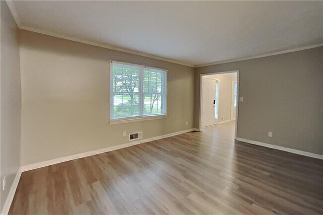 Building Photo - 3643 S Marlborough Dr