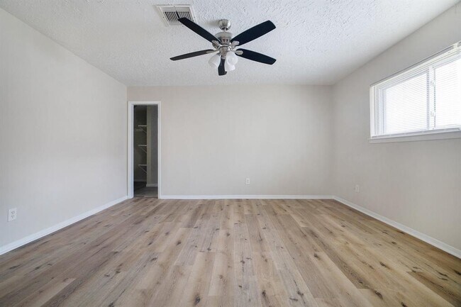 Building Photo - 22914 Grand Rapids Ln