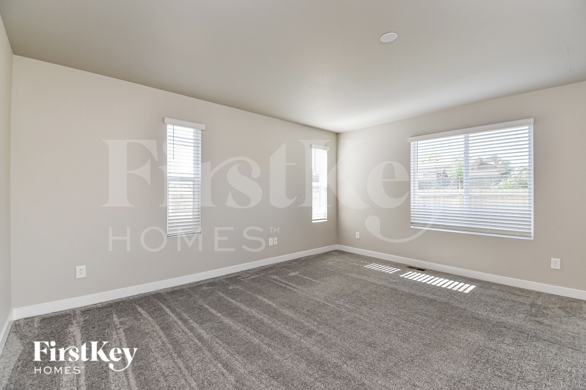 Building Photo - 10093 Luneth Dr