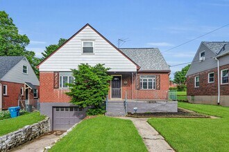 Building Photo - CHEVIOT: Charming 3+ bed 1.5 bath 1 car