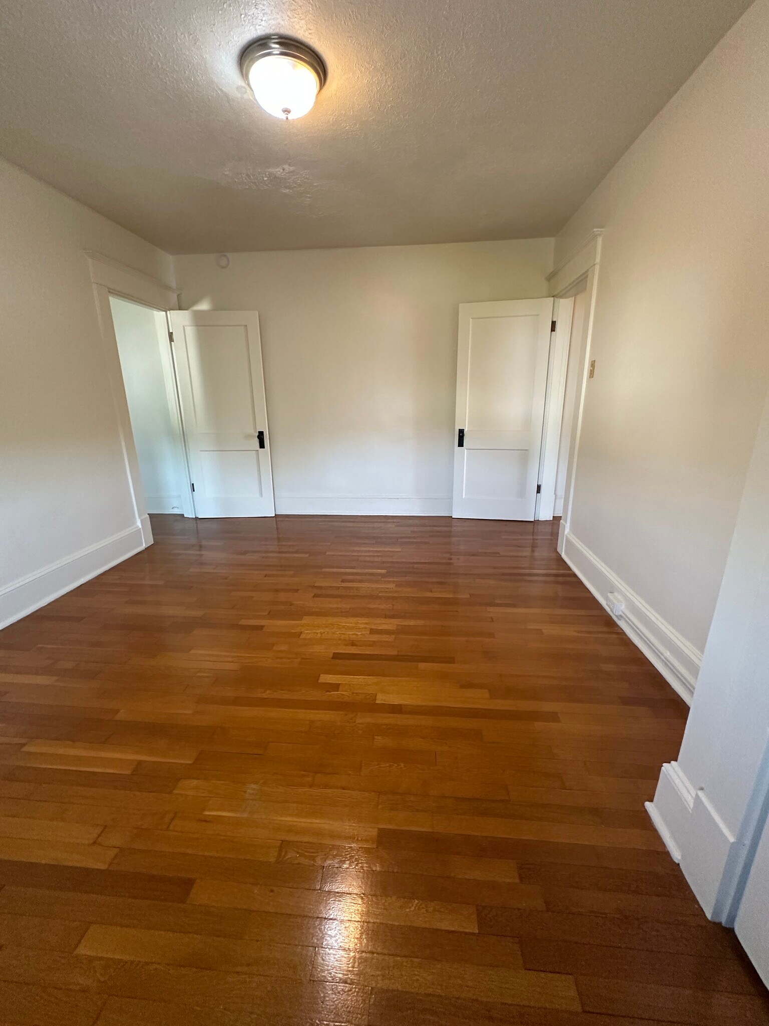 3rd room - 21 N Braddock St
