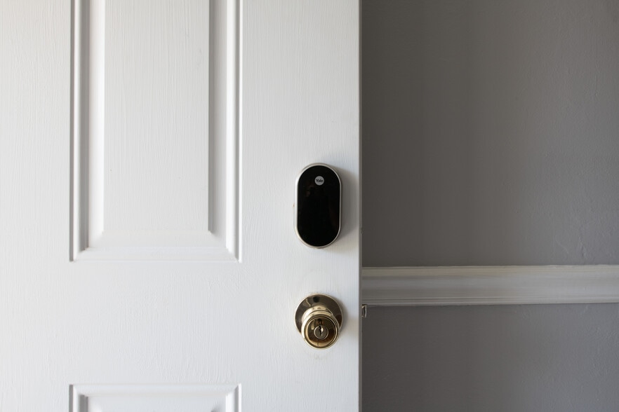 Building Photo - 1449 Coachway Ln