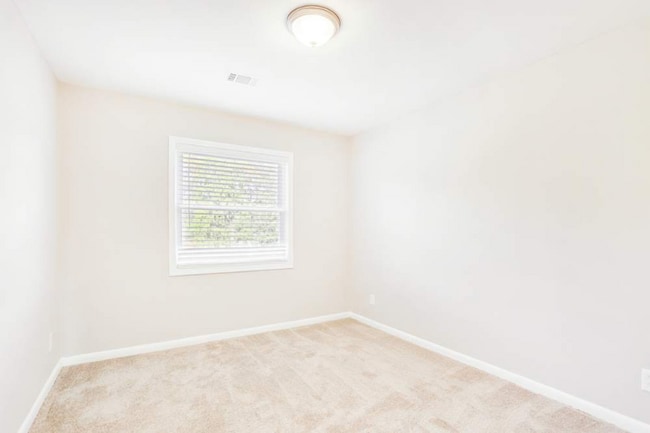 Building Photo - 2755 Collier Dr NW
