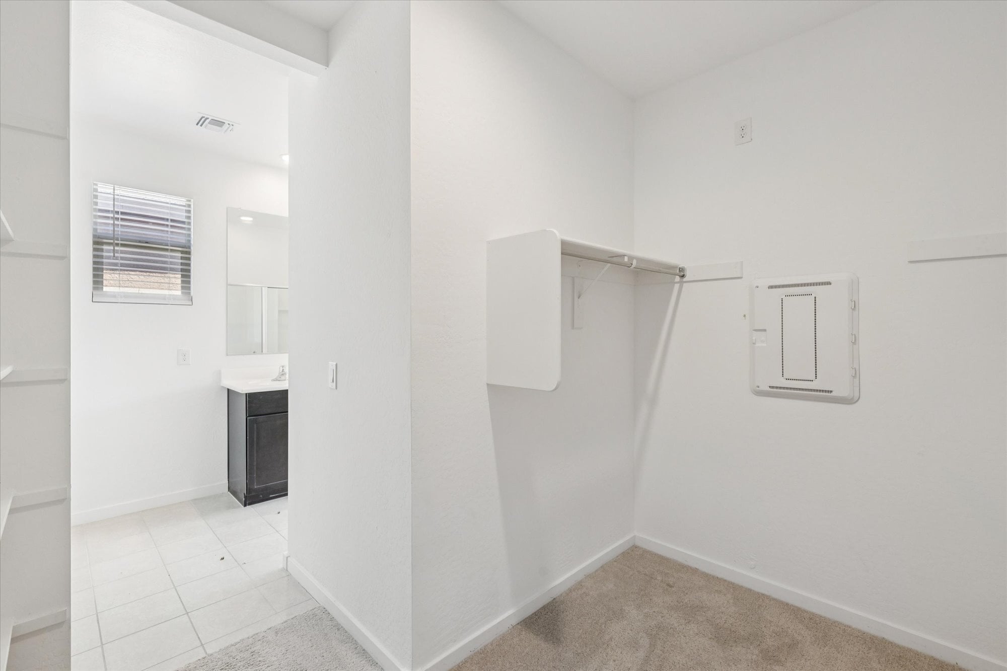 Building Photo - 4331 W Allen St