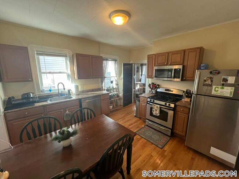 Building Photo - 294 Highland Ave