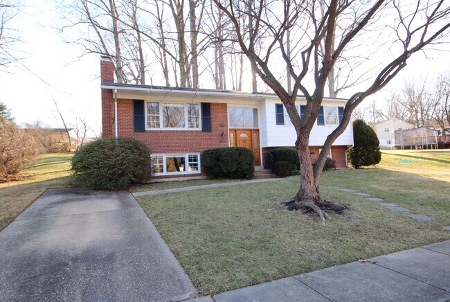 Building Photo - 3BR/2B Home