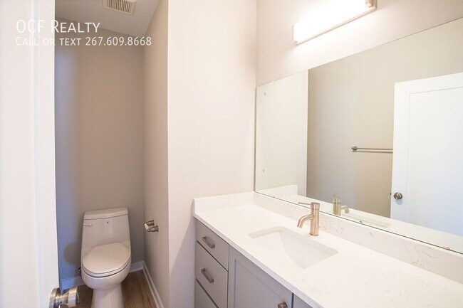 Building Photo - 129 S 49th St