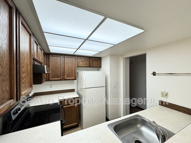 Building Photo - 63 Galen St