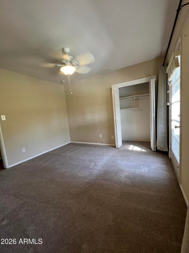 Building Photo - 4121 E Edgemont Ave