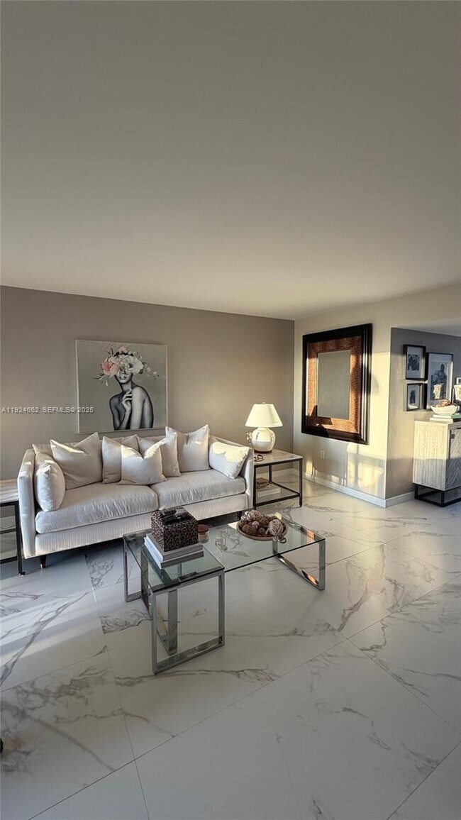 Building Photo - 2333 Brickell Ave