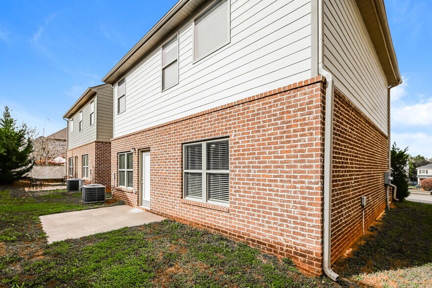 Building Photo - 1213 Faye Ct