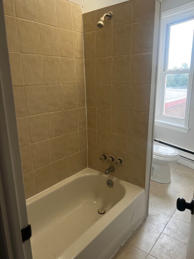 Building Photo - 7124 Germantown Ave