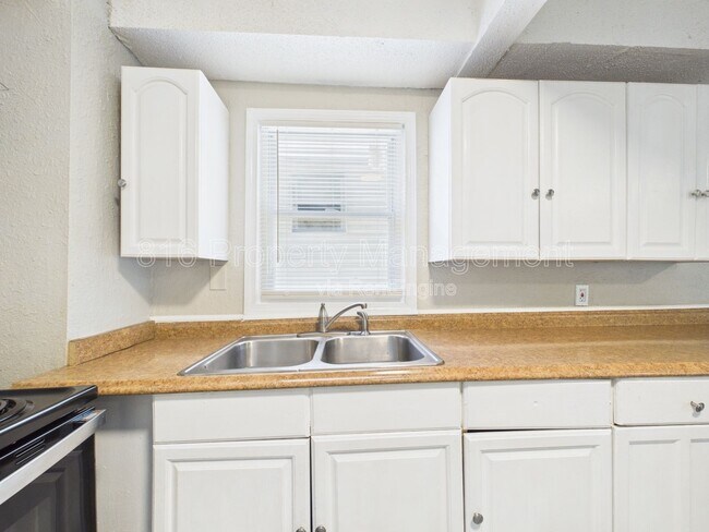 Building Photo - 4417 Wayne Ave