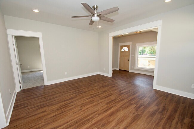 Building Photo - 2404 Jefferson Ave