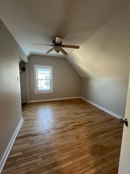 Building Photo - 180 Gillett St