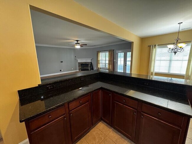 Building Photo - Near Redstone Arsenal Gate 1 with fence, storm shelter and AMAZING spa shower in primary suite