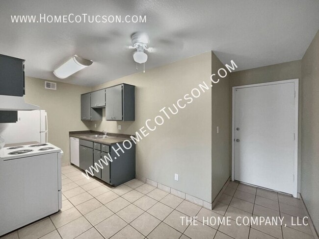 Building Photo - 3993 N Campbell Ave