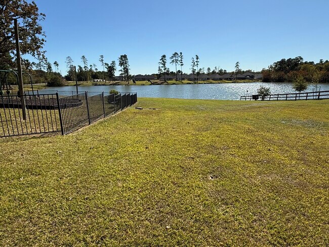 Building Photo - 11980 La Salle River Rd