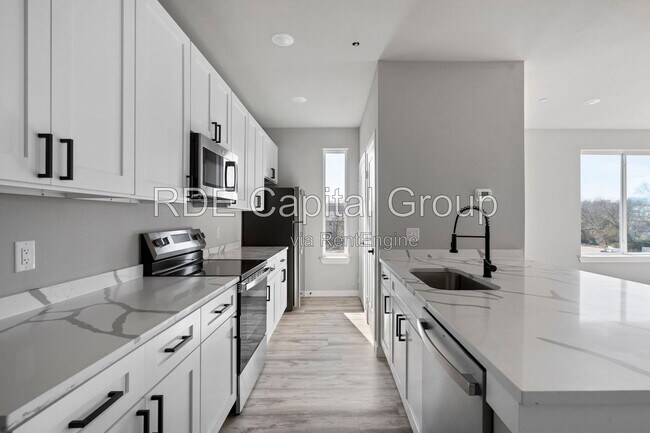 Building Photo - 948 S Corinth St Rd