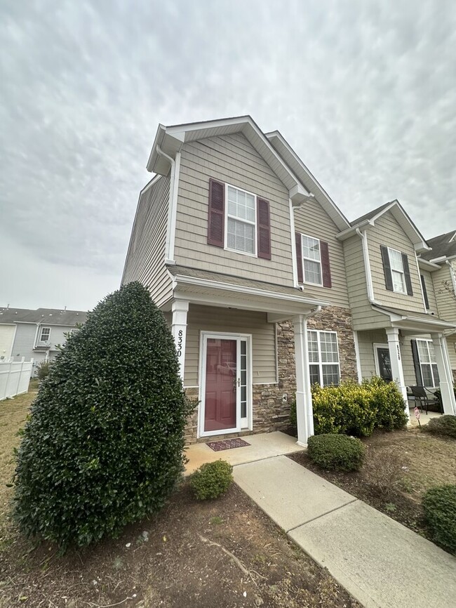 Building Photo - 3 bd 2.5 ba Townhome