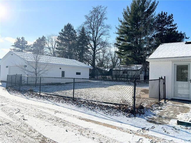 Building Photo - 1670 Stillwater St