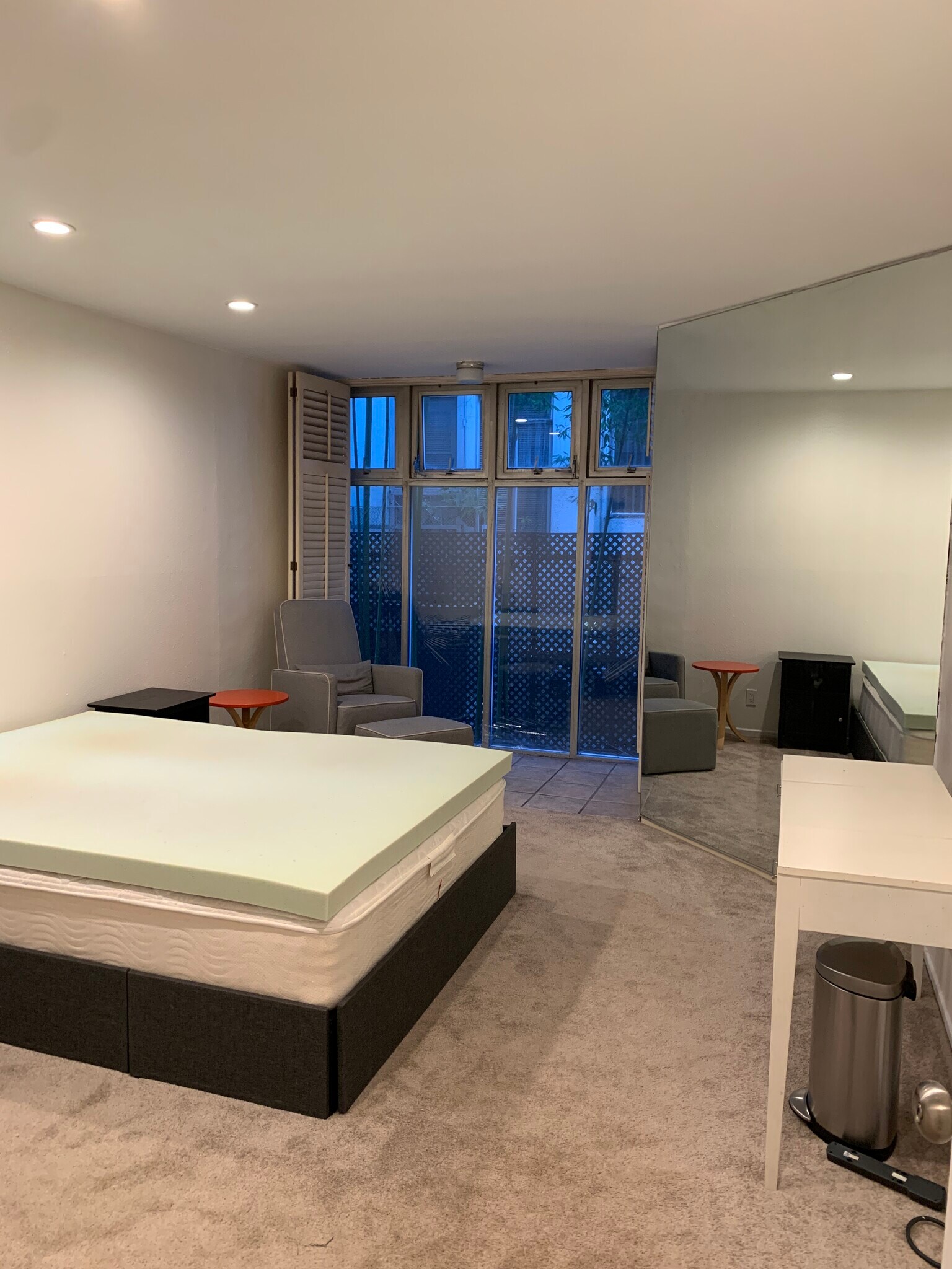 Building Photo - 1230 N Sweetzer Ave