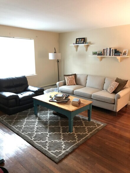 Building Photo - 79 Chestnut St