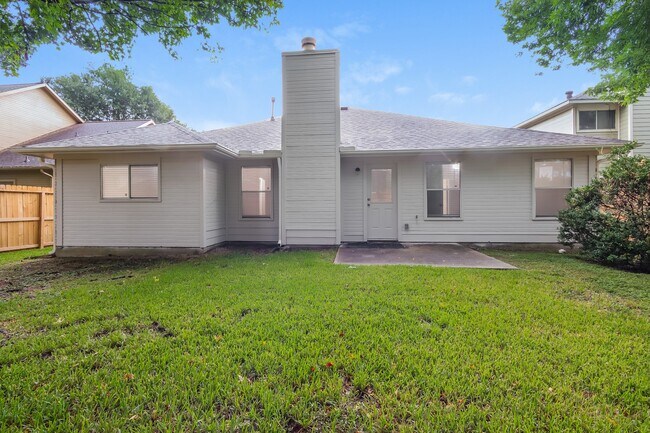 Building Photo - 3030 Killdeer Ln