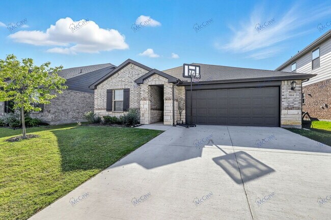 Building Photo - 3004 Brittlebush Dr