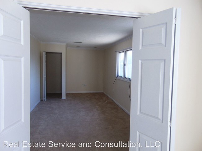 Building Photo - 1000 Lori Ln