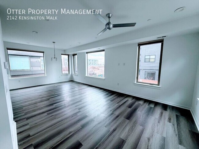 Building Photo - 2142 Kensington Walk