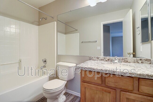 Building Photo - 15591 W Shiloh Ave