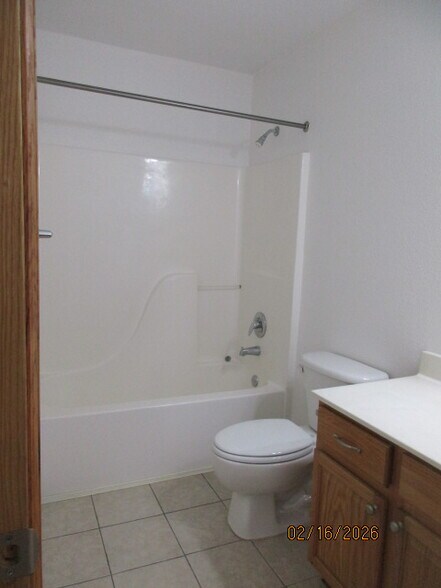 Building Photo - 2306 W Oak Park Pl