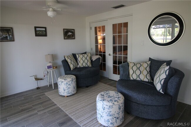 Building Photo - 11287 W Bayshore Dr