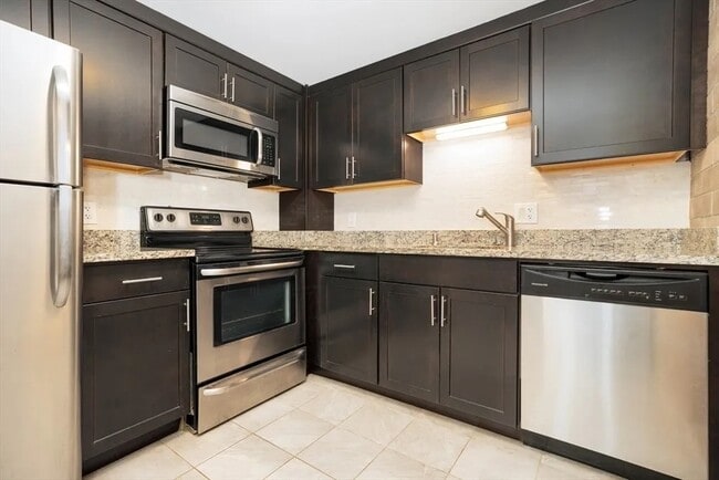 Building Photo - 185 Quincy Shore Dr