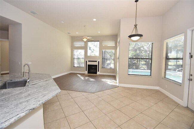 Building Photo - 16 Eastlake Dr