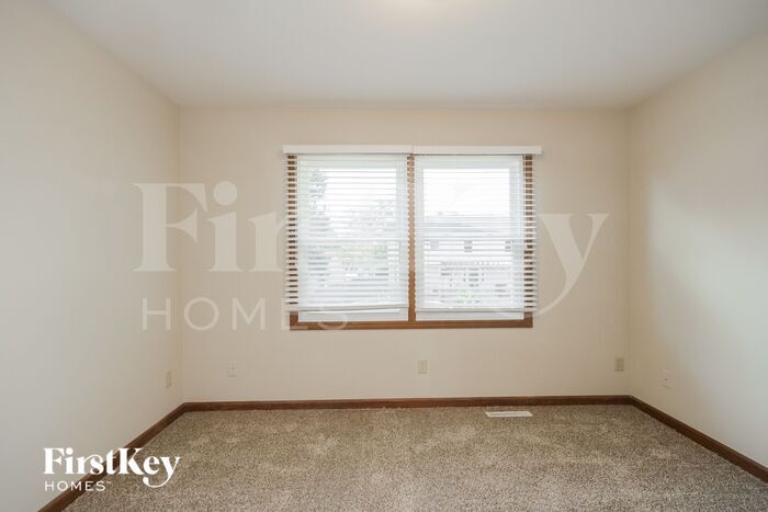 Building Photo - 301 Prairie Valley Ct