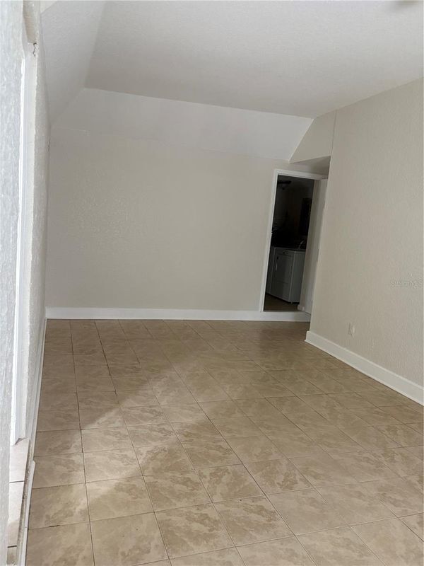 Building Photo - 206 W Idlewild Ave