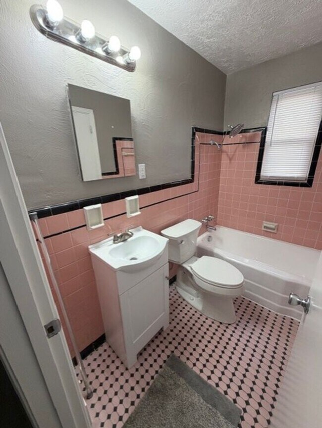 Building Photo - Beautiful Home for Rent