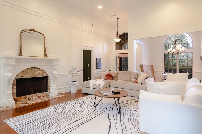 Building Photo - 154 Solamere Ln