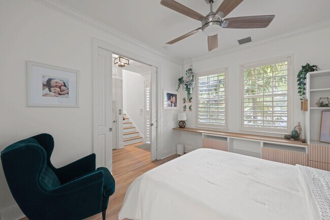 Building Photo - 285 SE 6th Ave