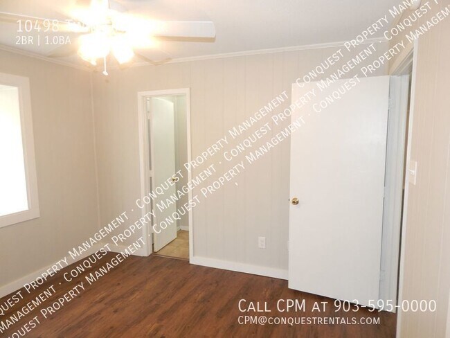 Building Photo - 10498 Twin Oaks Dr