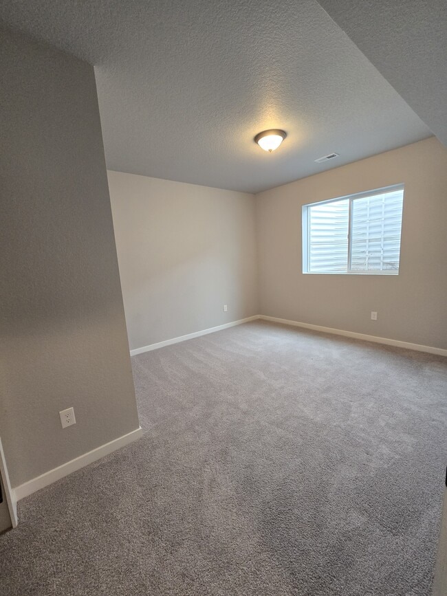 Building Photo - 5446 Mesa Top Dr