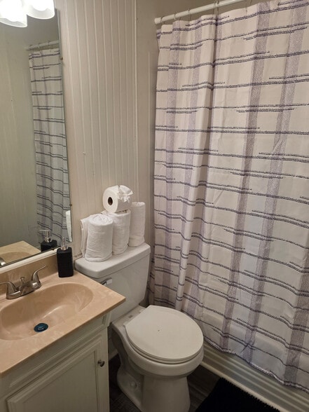 Building Photo - 83 Rocky Slope Rd