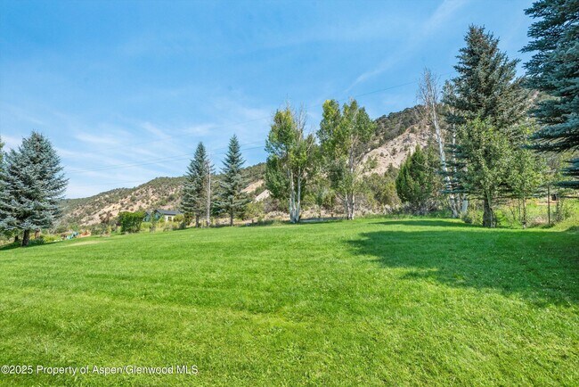 Building Photo - 17 Dakota Ct