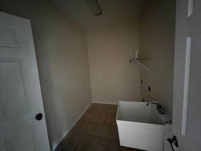 Building Photo - 2585 Yuma Ave