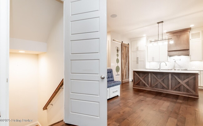 Building Photo - 9413 Civic Way