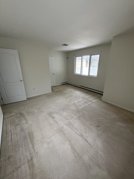 Building Photo - 970 Bard Ave